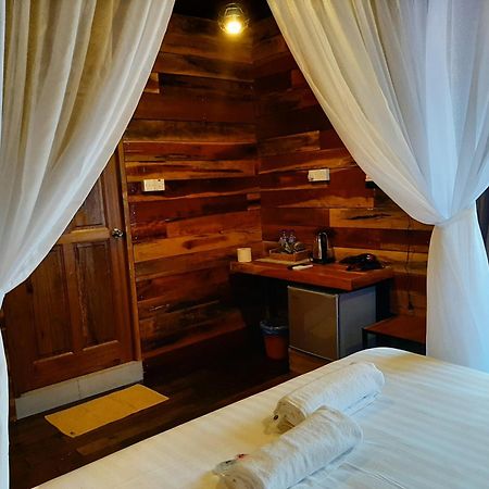 Utan Teluk Nipah Villa Pekan Pangkor Exterior photo