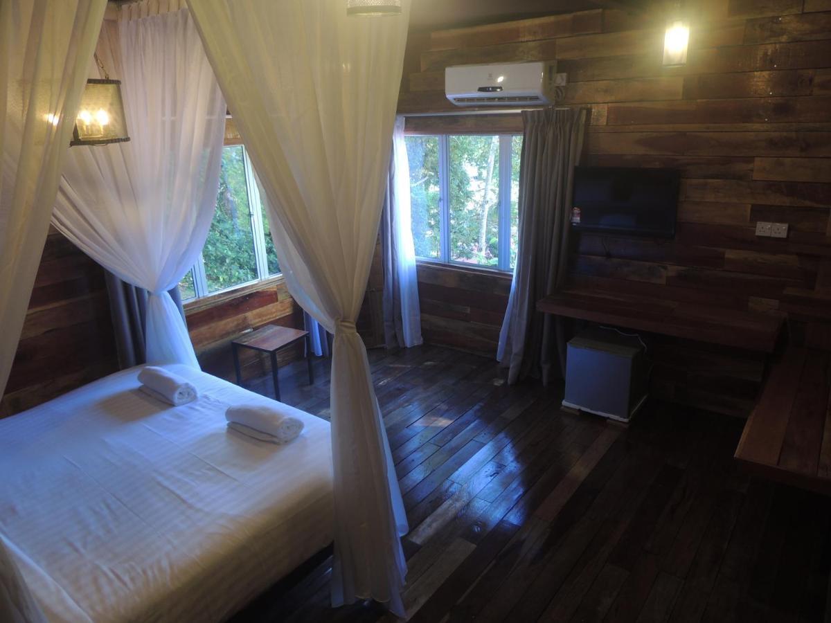 Utan Teluk Nipah Villa Pekan Pangkor Exterior photo