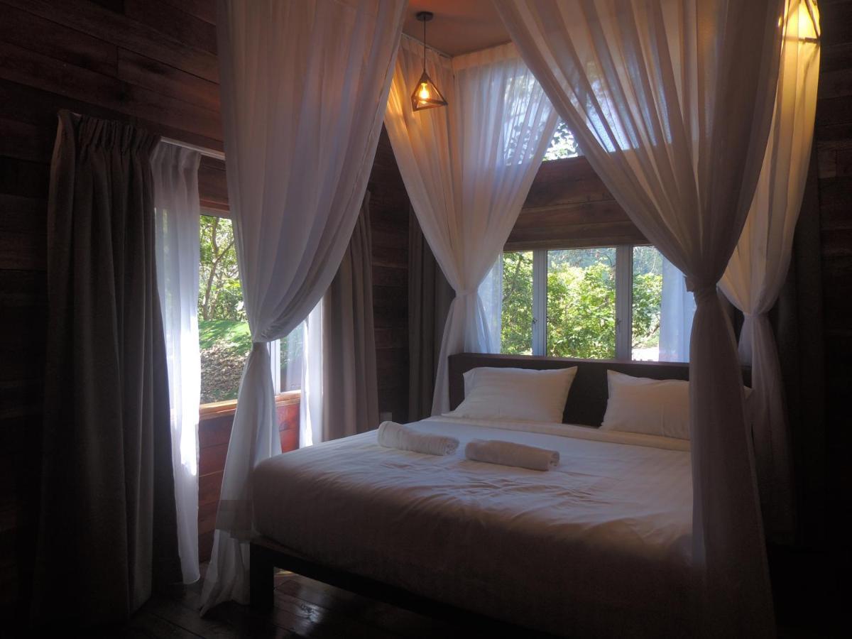 Utan Teluk Nipah Villa Pekan Pangkor Exterior photo