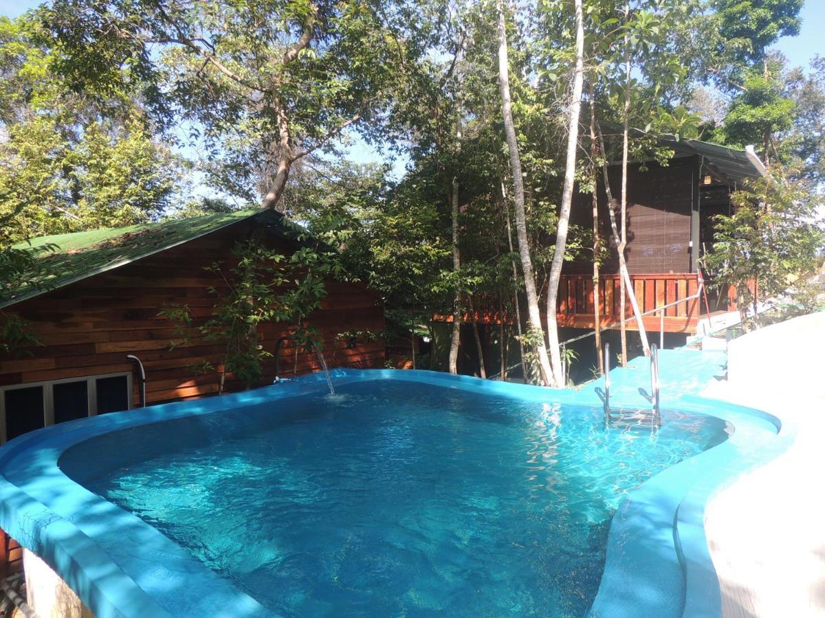 Utan Teluk Nipah Villa Pekan Pangkor Exterior photo