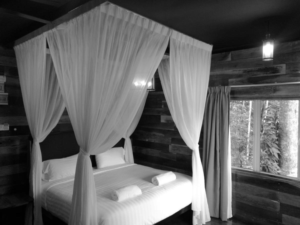 Utan Teluk Nipah Villa Pekan Pangkor Exterior photo
