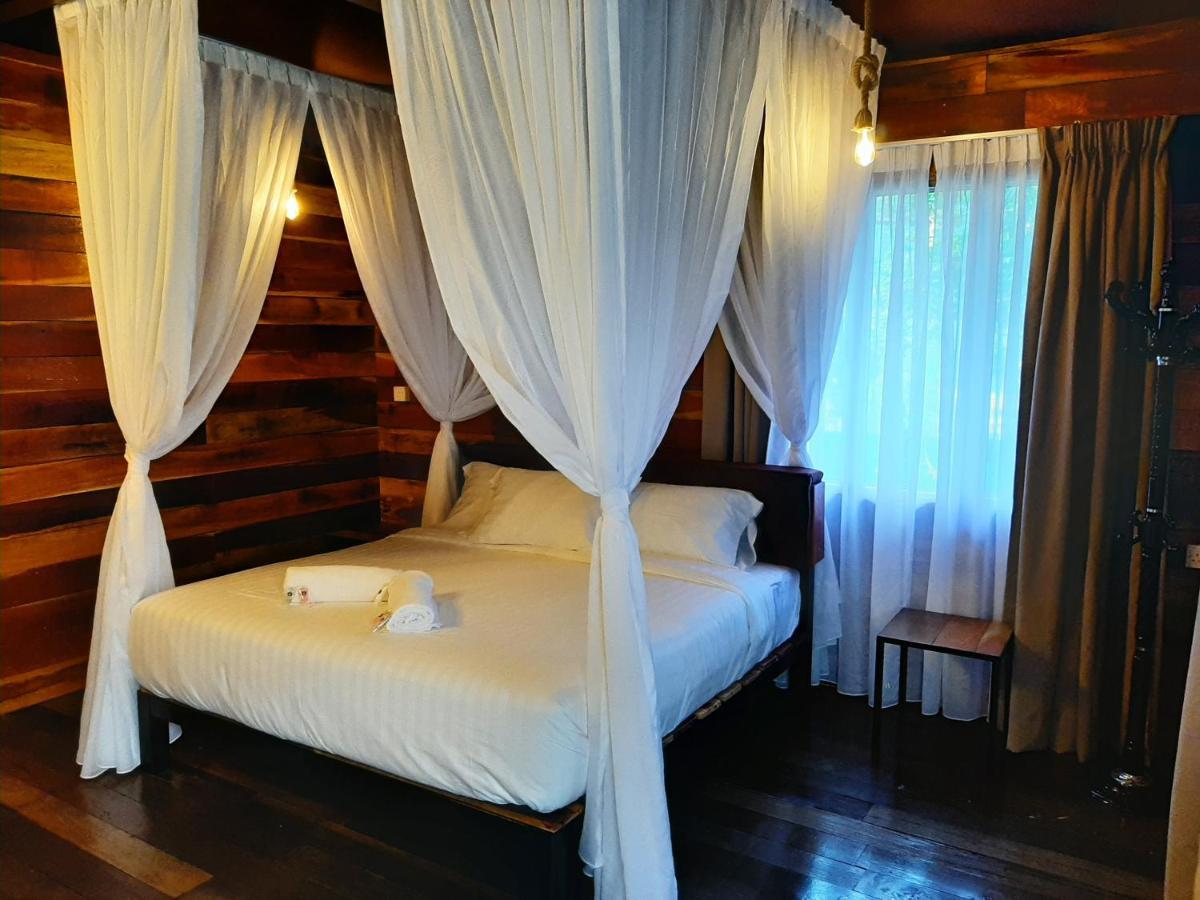 Utan Teluk Nipah Villa Pekan Pangkor Exterior photo