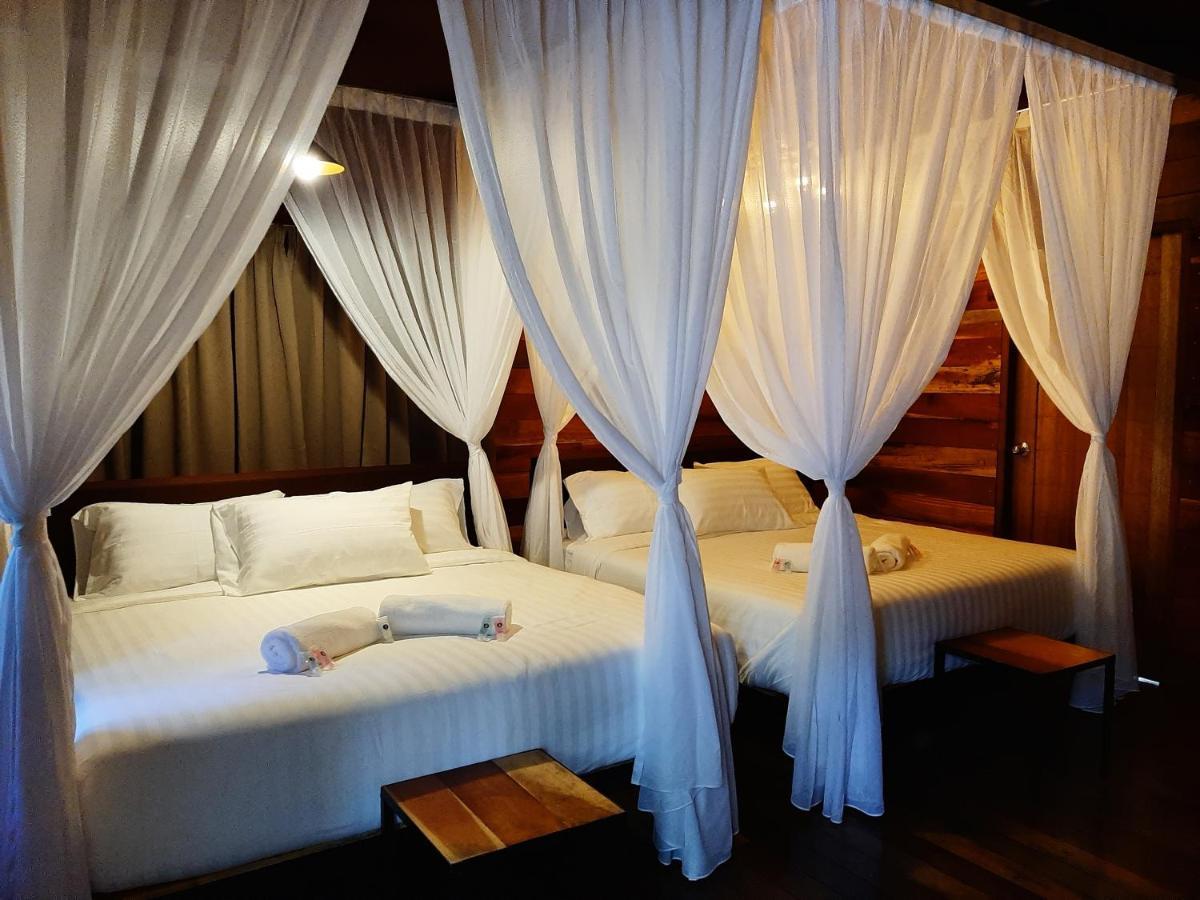 Utan Teluk Nipah Villa Pekan Pangkor Exterior photo