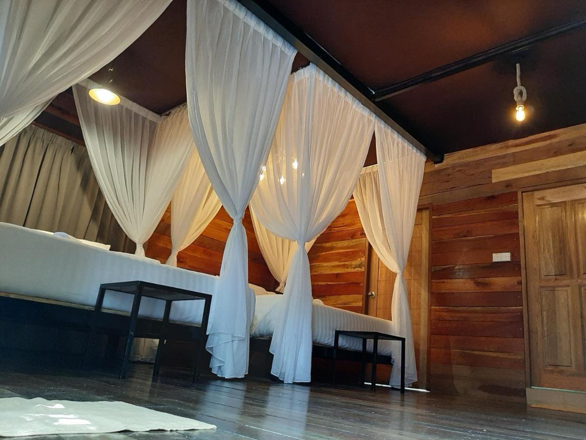 Utan Teluk Nipah Villa Pekan Pangkor Exterior photo