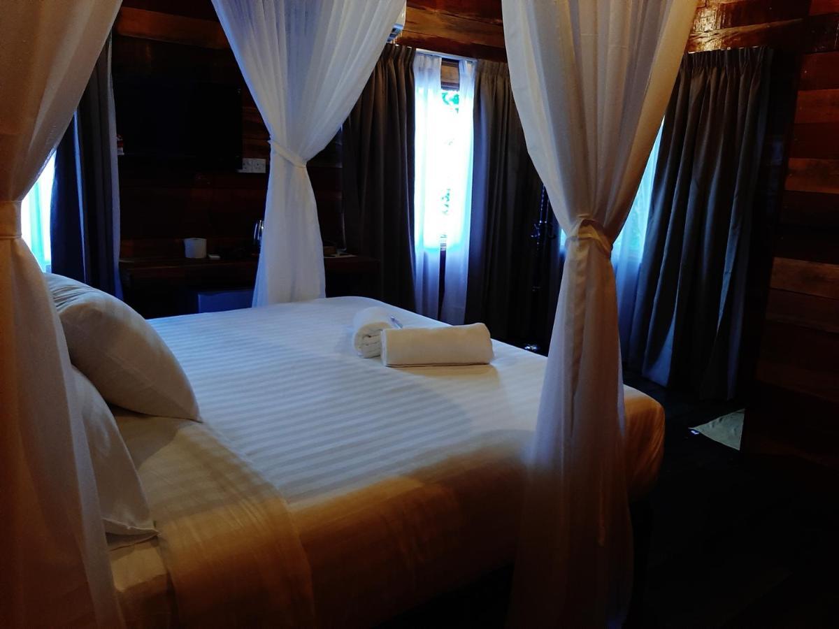 Utan Teluk Nipah Villa Pekan Pangkor Exterior photo