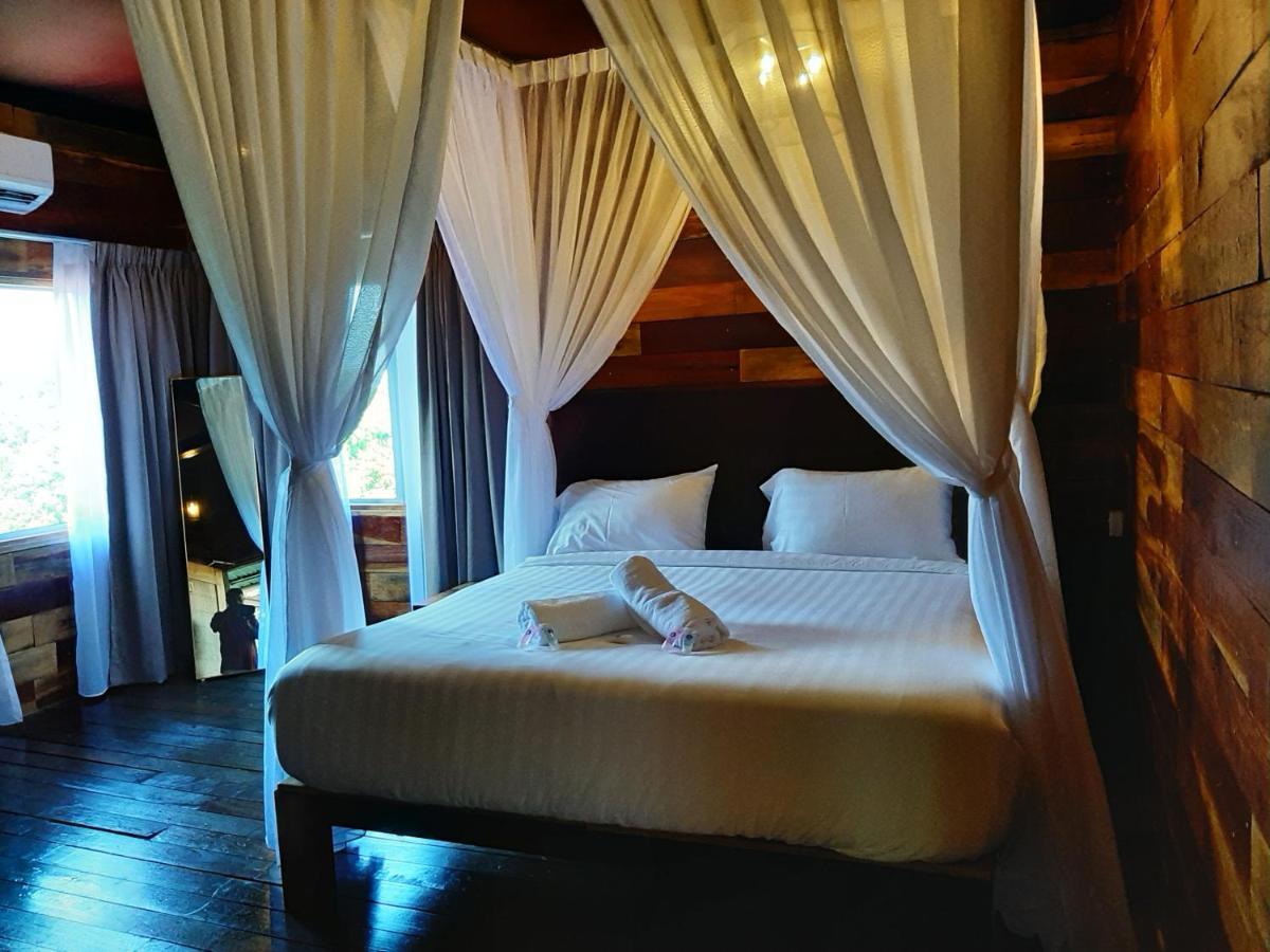 Utan Teluk Nipah Villa Pekan Pangkor Exterior photo