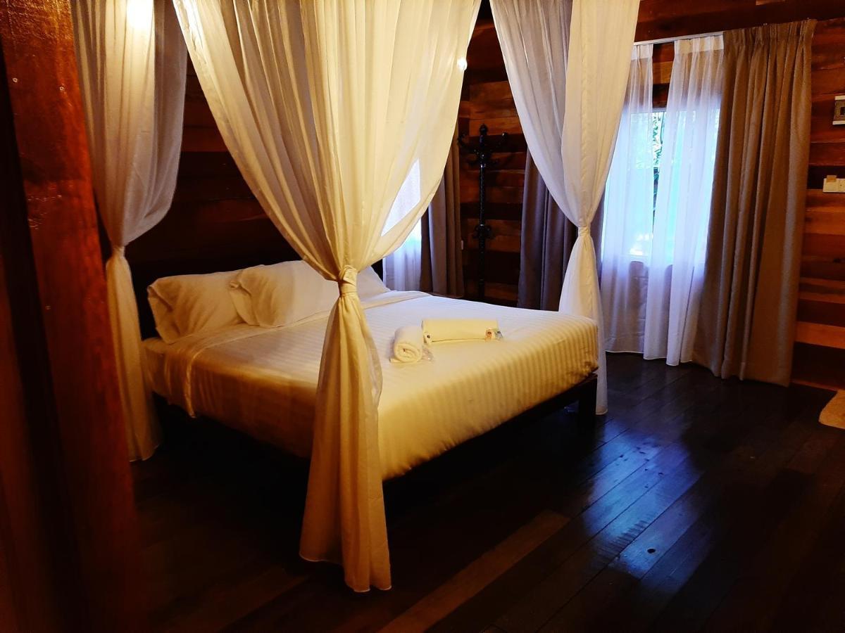 Utan Teluk Nipah Villa Pekan Pangkor Exterior photo